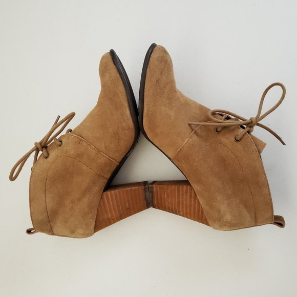 LUCKY BRAND Tan Suede Unitas Heel Ankle Booties Sz 7.5 - Picture 5 of 15